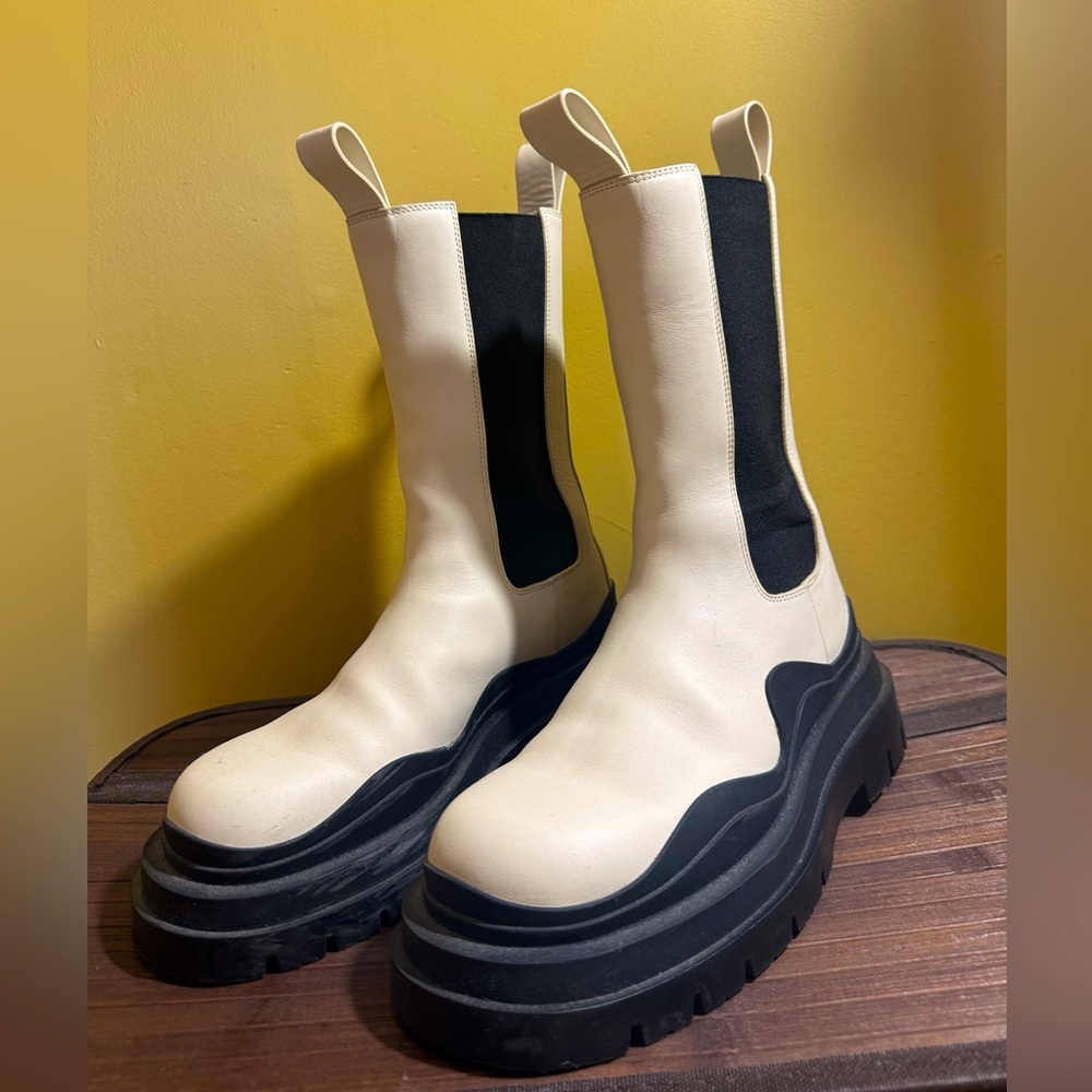 Bottega Veneta tire chelsea boot US 39